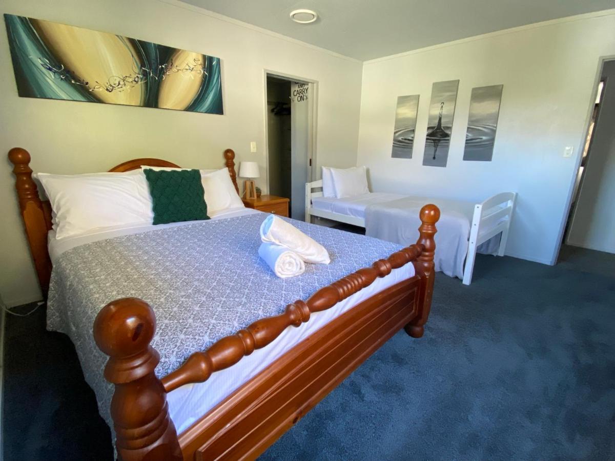 Motuoapa Bay Chalets Turangi Extérieur photo