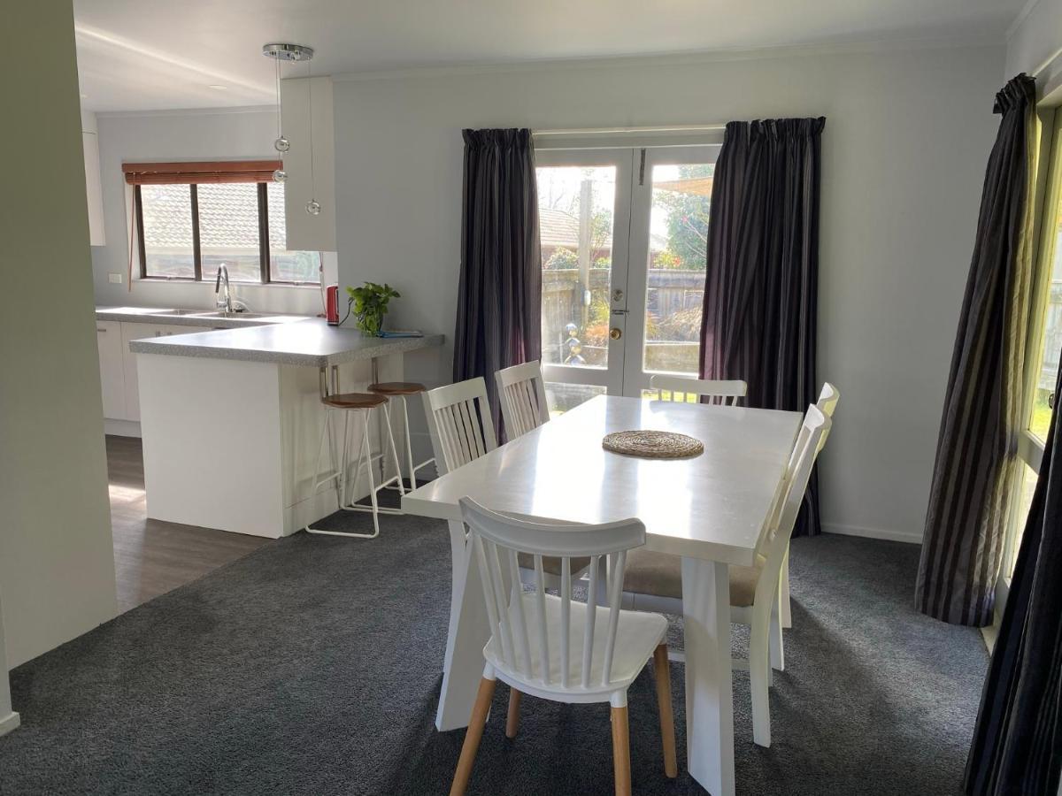 Motuoapa Bay Chalets Turangi Extérieur photo