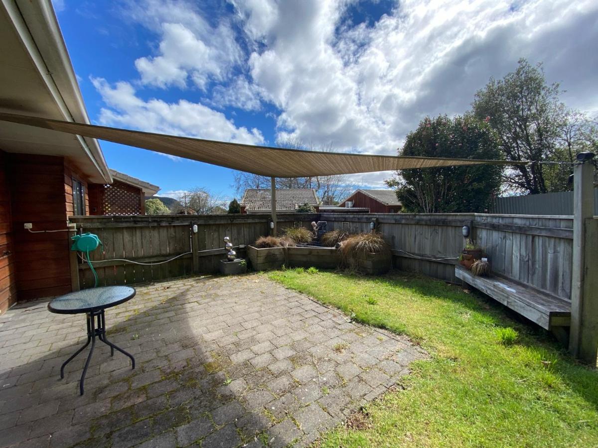 Motuoapa Bay Chalets Turangi Extérieur photo