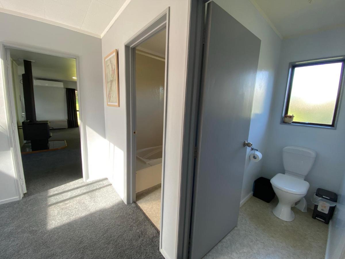 Motuoapa Bay Chalets Turangi Extérieur photo