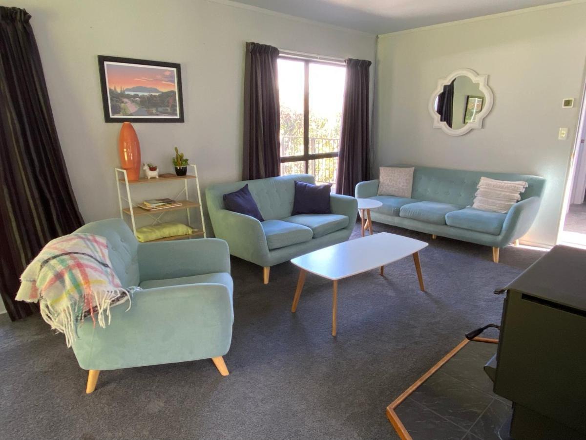 Motuoapa Bay Chalets Turangi Extérieur photo