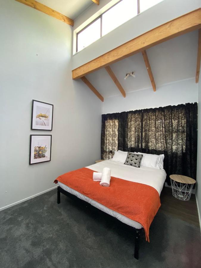 Motuoapa Bay Chalets Turangi Extérieur photo