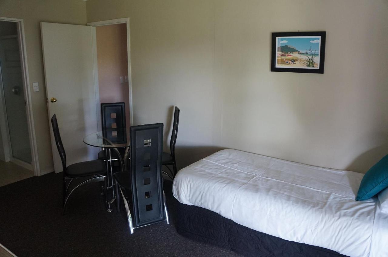 Motuoapa Bay Chalets Turangi Extérieur photo